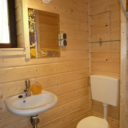 Ferienhaeuser Am Naturcamping Plot Nyaraló