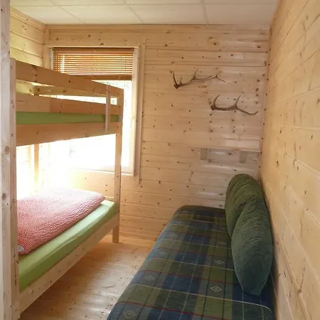 Nyaraló Ferienhaeuser Am Naturcamping Plot